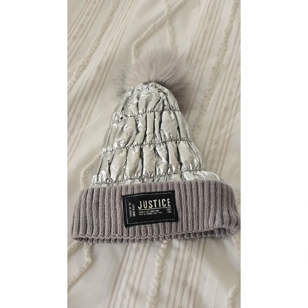 Justice Girls Sherpa Beanie Hay‎ With Pom Silver COLOR Size L